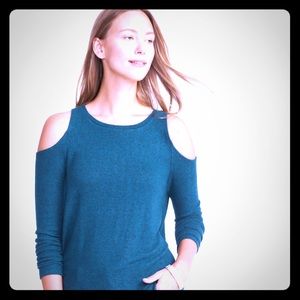 Old Navy cold shoulder top